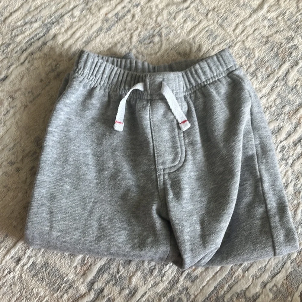 Bundle of 2 joggers and jeans. - Picture 4 of 7